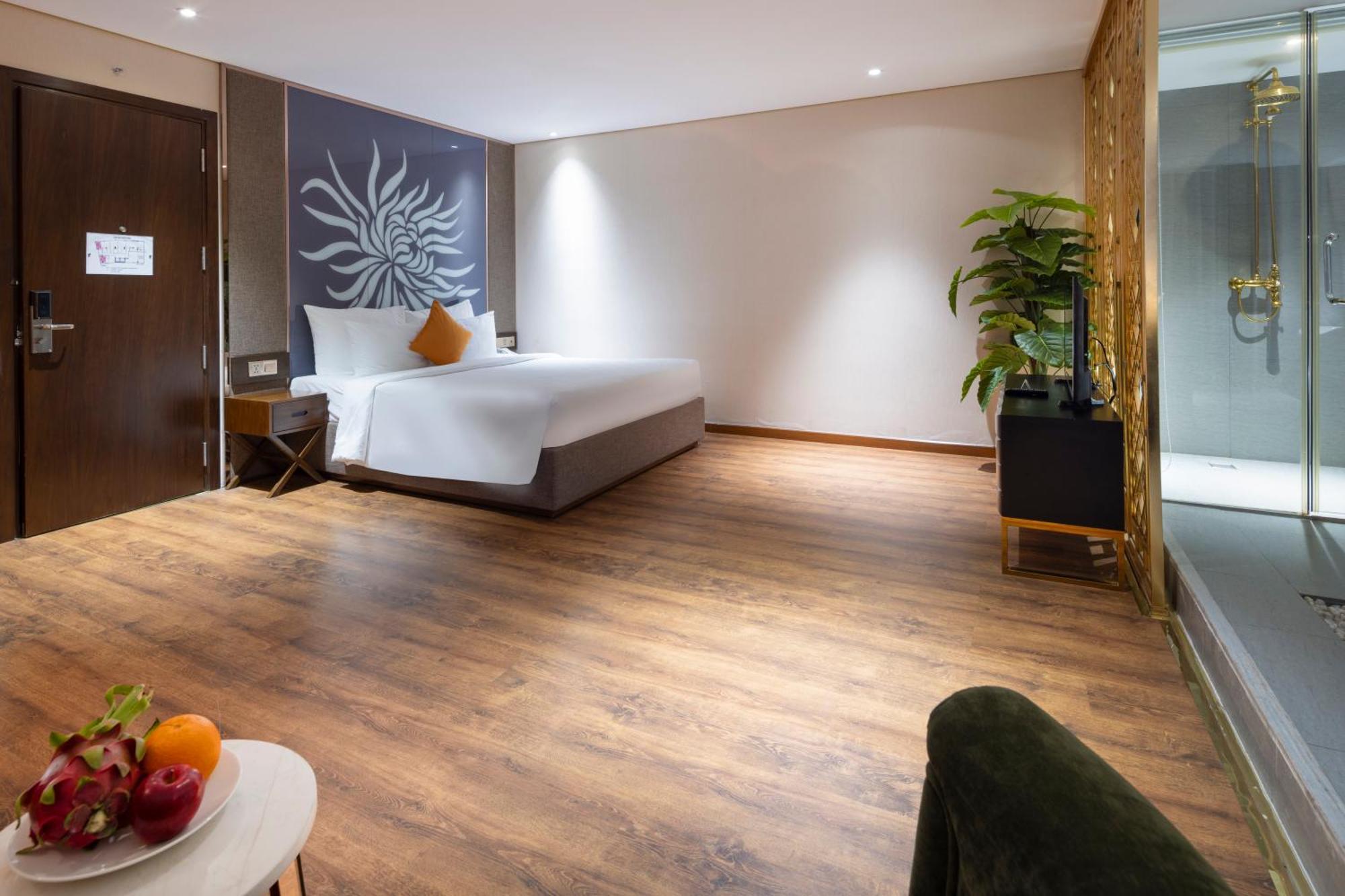 Winsuites Saigon Hotel 4*
