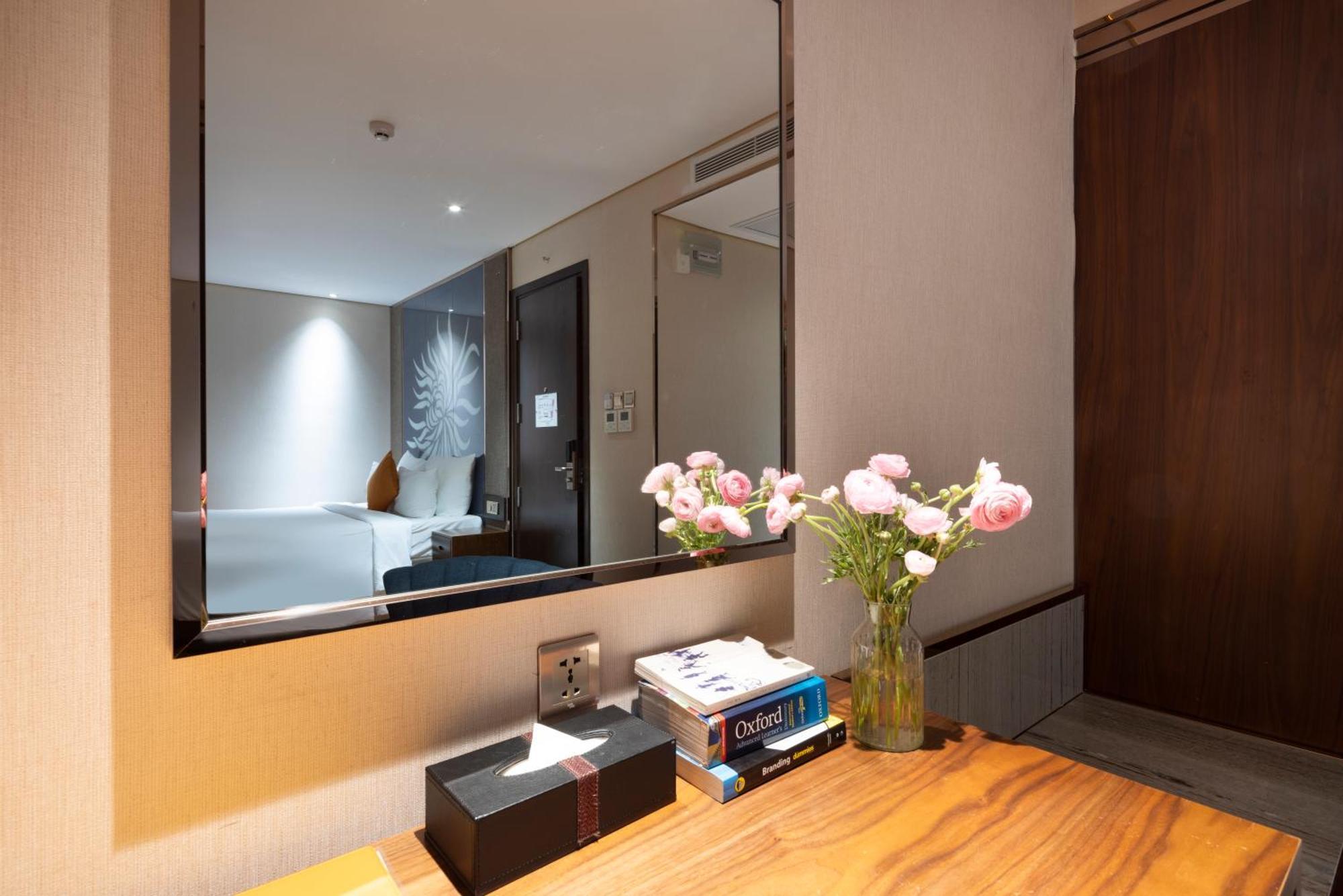 Winsuites Saigon 4*